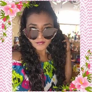 Meet your Posher, Roxana